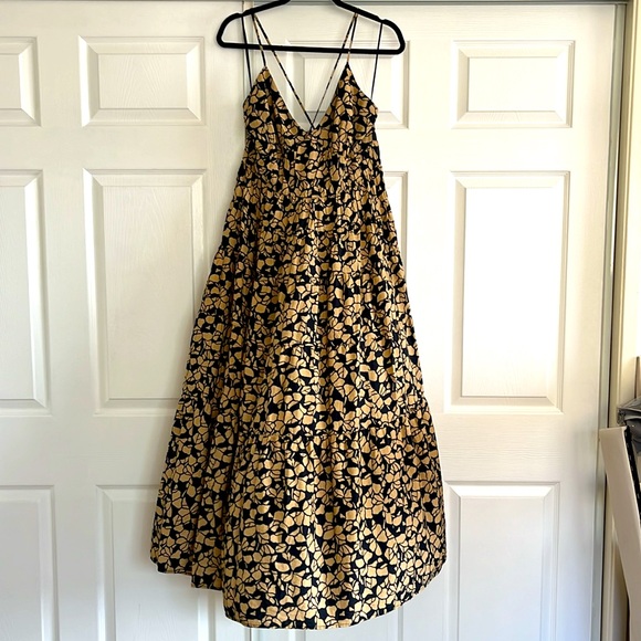 Abercrombie Women’s Flowy Maxi tiered dress- Large - Picture 5 of 5